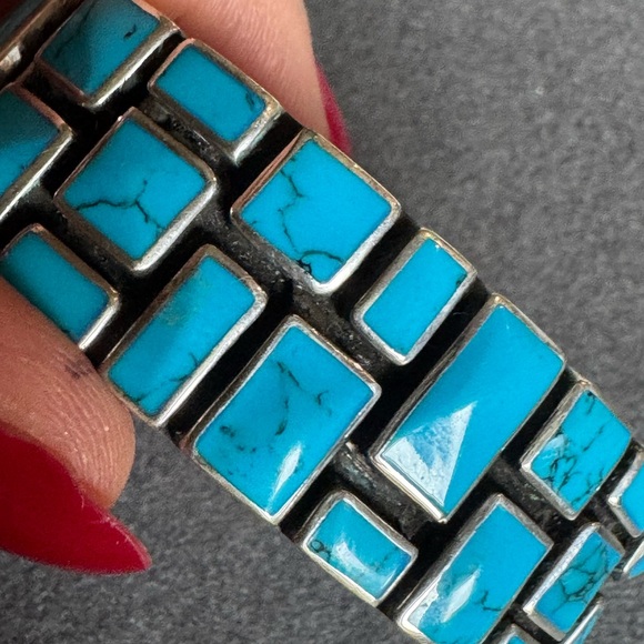 Vintage Sterling silver and turquoise hinged bracelet - Picture 2 of 15